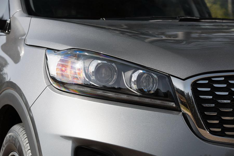 Детали экстерьера Kia Sorento EcoDynamics (UM) 2018 года  (UK) (фото 6 из 27)